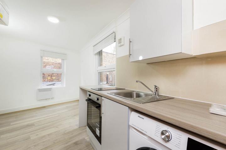 Modern Studio High Road, Willesden 